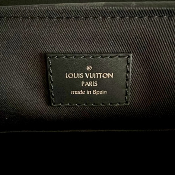 Louis Vuitton Messenger - Picture 4 of 6